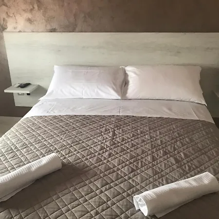 호텔 Ristorante Uspa 2*