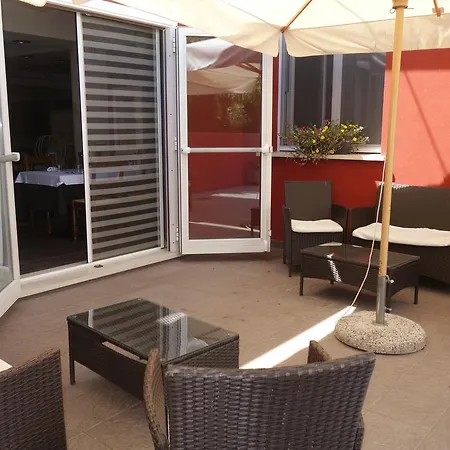 酒店 乌斯帕餐厅旅馆 2*